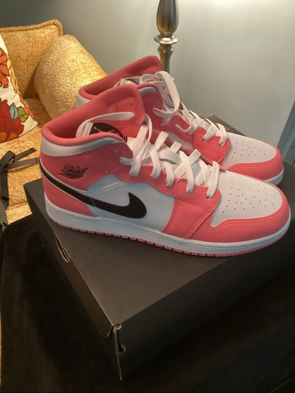 Nike kids mid